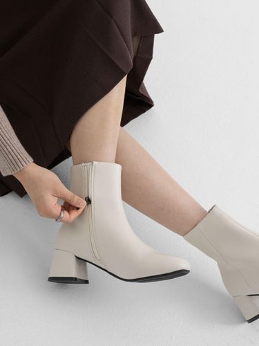 Leather Middle Heel Platform Ankle Boots (BSLTS4f884) - CHAAKAN - Modalova