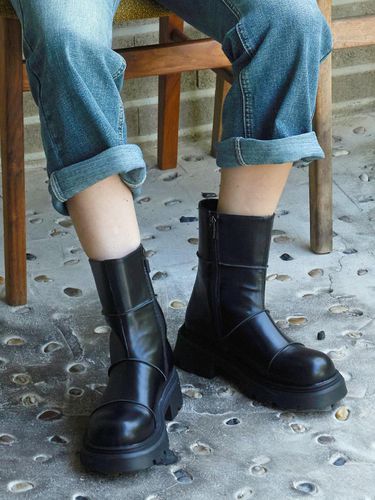 Mono-line Boots (BLACK) - CESTI - Modalova