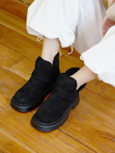 Modern Sheepskin Warmer Ankle Boots [] - CESTI - Modalova