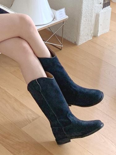 Handcrafted Western Round Toe Middle Boots - IN THE STAR - Modalova