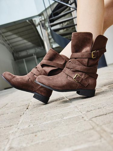 Round Toe Belted Suede Mid-boots (412446007) - SALTANDCHOCOLATE - Modalova