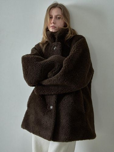 Lambswool Fur Half Coat_brown - FACADE PATTERN - Modalova