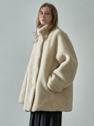 Lambswool Relaxed Fit Half Coat [] - FACADE PATTERN - Modalova