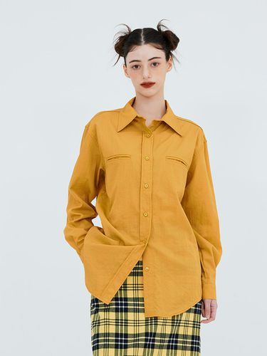 Double lip color shirt (mustard) - KOOKEESEE - Modalova