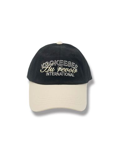 Two tone vintage washing ball cap (Black/Ivory) - KOOKEESEE - Modalova