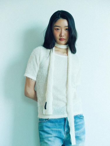 Hairly Knit Top (Ivory) - KOOKEESEE - Modalova