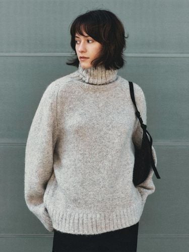 Basic Heavy Wool TurtleNeck Pullover (LightBrown) - Neev - Modalova