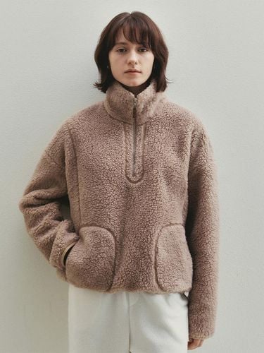 High Neck String Boucle Fleece (Mocha) - Neev - Modalova