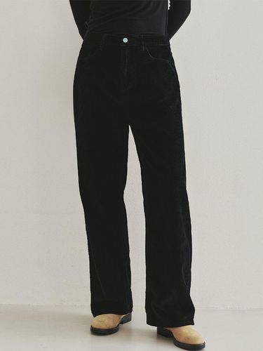 Classic Wide Fit Corduroy Pants (Black) - Neev - Modalova