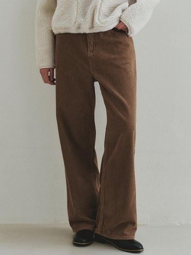 Classic Wide Fit Corduroy Pants (Deep Beige) - Neev - Modalova