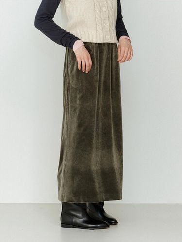 Velour Long Skirt (Green) - THE RYE - Modalova