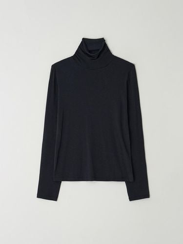 Sheer Turtleneck Top (Navy) - THE RYE - Modalova