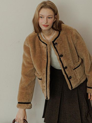 Line fur jacket brown AD372 - EIGHT DAYS A WEEK - Modalova