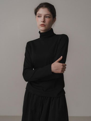 Avo turtleneck t shirt (black) - THE MITTEN - Modalova