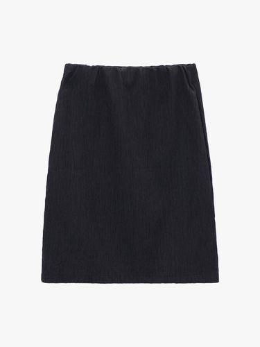 WRINKLE MIDI SKIRT_BLACK - healiote - Modalova