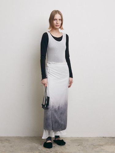 GARDEN PRINTED WRAP SKIRT [WHITE] - LOW TIDE - Modalova