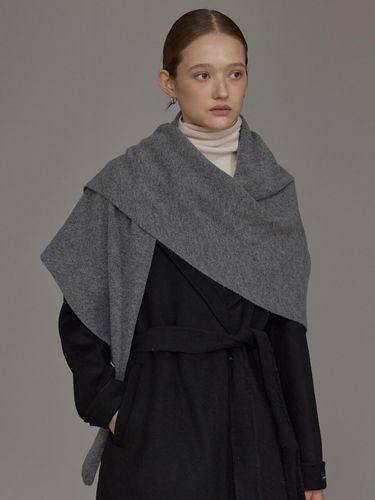 Lambs Wool Muffler Cape_Deep Gray - hyyk - Modalova