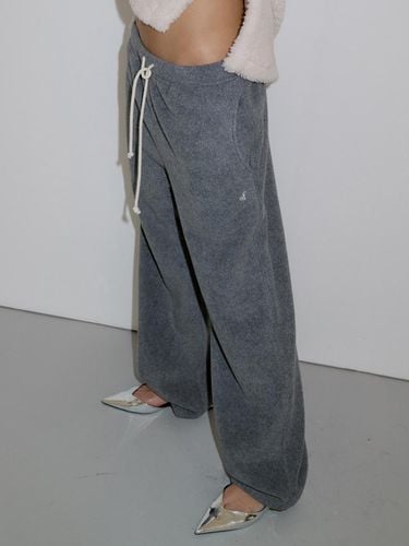 OF WARM JOGGER PANTS_CHARCOAL - overdueflair - Modalova