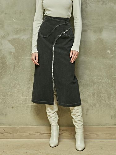 Saddle detail front slit denim long skirt black - LIE - Modalova