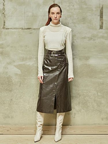 Eco-leather unbalanced front slit skirt wine - LIE - Modalova