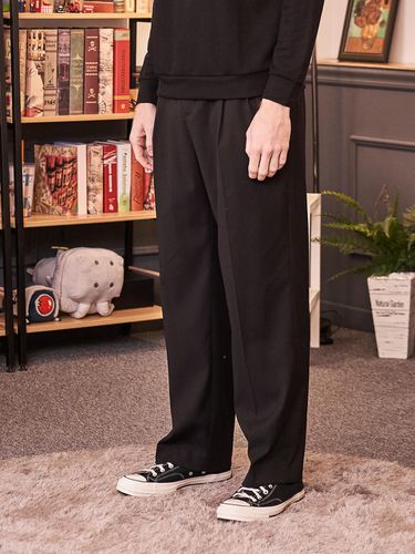 Two tuck wide slacks black (with belt) - Awesomestudio - Modalova