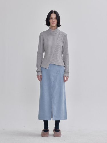 Twisted PATTERN Unbalanced Cutting Turtleneck - LIE - Modalova