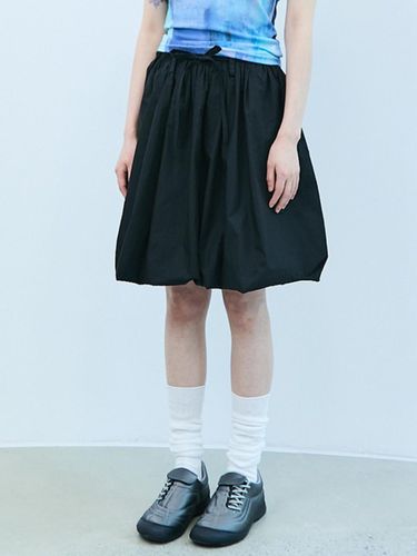 CIRCLE LOGO BALLOON SKIRT (BLACK) - CHANCECHANCE - Modalova