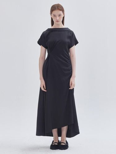 String Boat Neck Shirring dress Black - LIE - Modalova