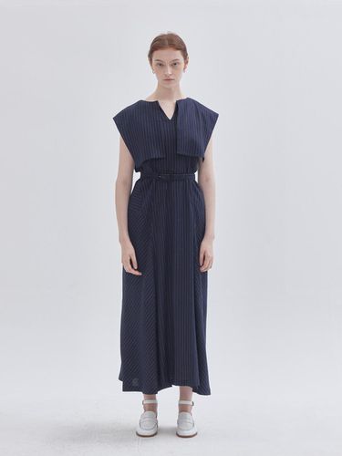 Stripe Panel Point Midi dress Navy - LIE - Modalova