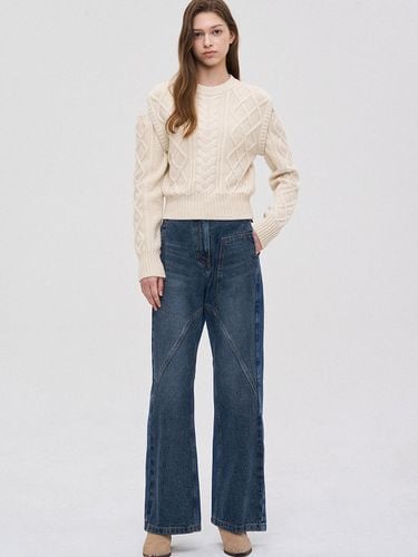 Contrast Tone Semi Oval Denim Pan - SJYP - Modalova