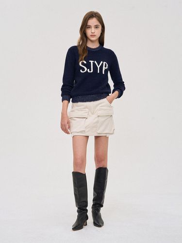 PW2EAKTO909WDN) SJYP typo knit top - SJYP - Modalova