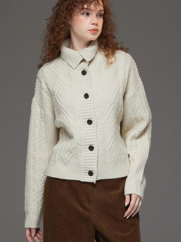 Wool Fisher High Neck Cardigan beige - Awesomestudio - Modalova