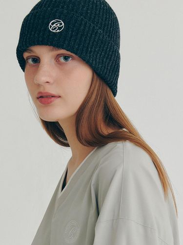 Ribbed Beanie (Charcoal) - CLOVE - Modalova