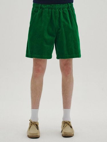 Corduroy Short Pants_Men (Green) - CLOVE - Modalova