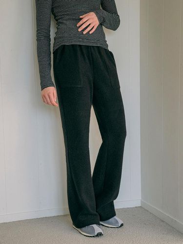 P3214 Puttig Flared Pants_Black - vanone atelier - Modalova