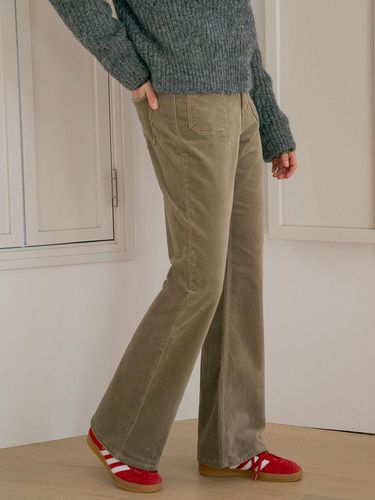 P3218 Front Pocket Flared Pants_Khaki beige - vanone atelier - Modalova