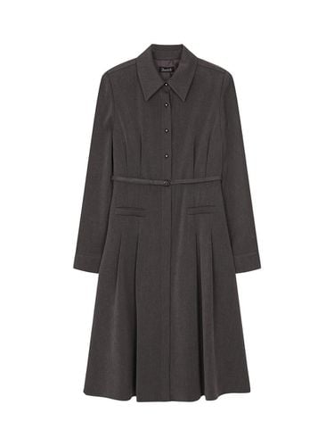 Collar button down pleated belted dress- U1F41WOP8 - REETE - Modalova