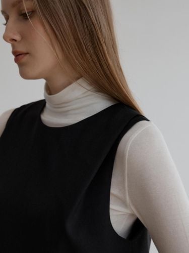 Soft Roll - Neck Top - BENEATER - Modalova