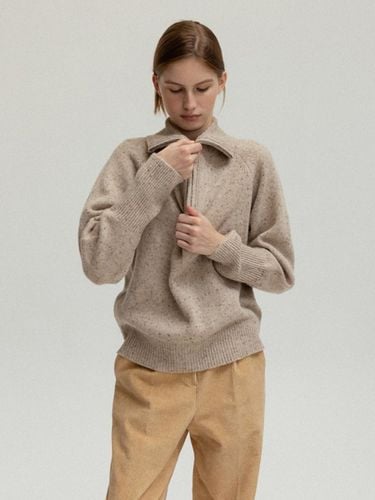 Nep wool halfneck zip up knit (beige) - ANDNEEDS - Modalova