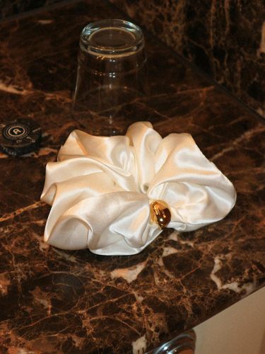 Silk Scrunchie_White Cream - Hackesch - Modalova