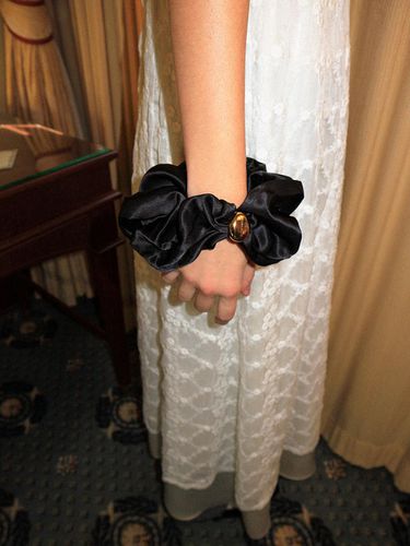 Silk Scrunchie_Black - Hackesch - Modalova