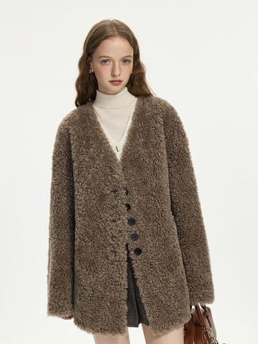 WD_Loose V neck fur jacket_BROWN - We’Dee - Modalova