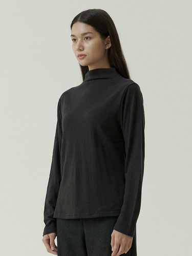 Wool turtleneck top - black - AYU - Modalova