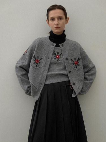 FLOWER EMBROIDE CARDIGAN (CD - 2154) - Atelier Nain - Modalova