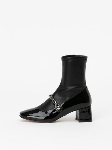 Ariana Spandex Chain Boots in BLACK - CHAUSSURE LAPIN - Modalova