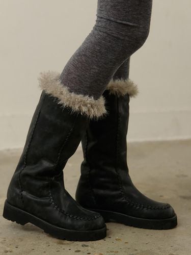 EMMA FLUFFY BOOT_DARK GREY - cahaya - Modalova