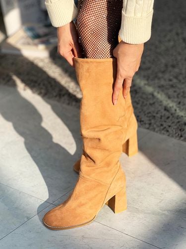 Suede Pop Long Boots - Camel Brown - ETELIN - Modalova