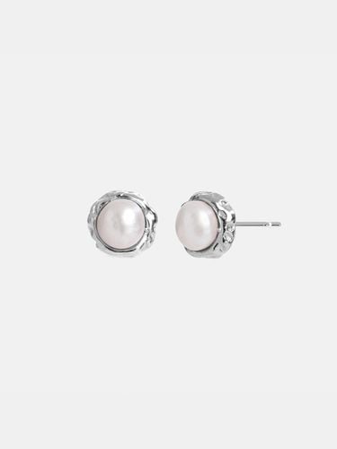 Manon Freshwater Pearl Point All Silver Earrings - JUDY AND PAUL - Modalova