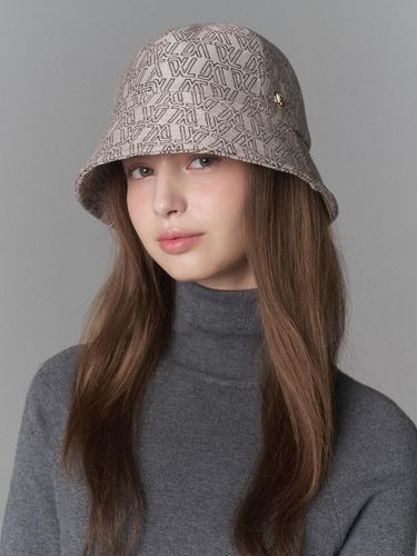 Monogram Round Bucket Hat Color (2 colors) - WHITE SANDS - Modalova