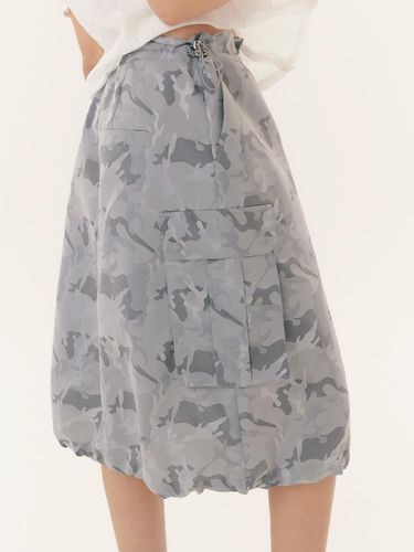 Camouflage cargo skirt_gray - YUGADANG - Modalova